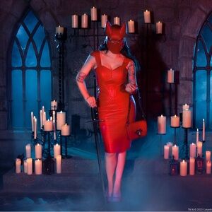 Beam Stoker’s Dracula quilted order of the dragon armor bustier top in red larg